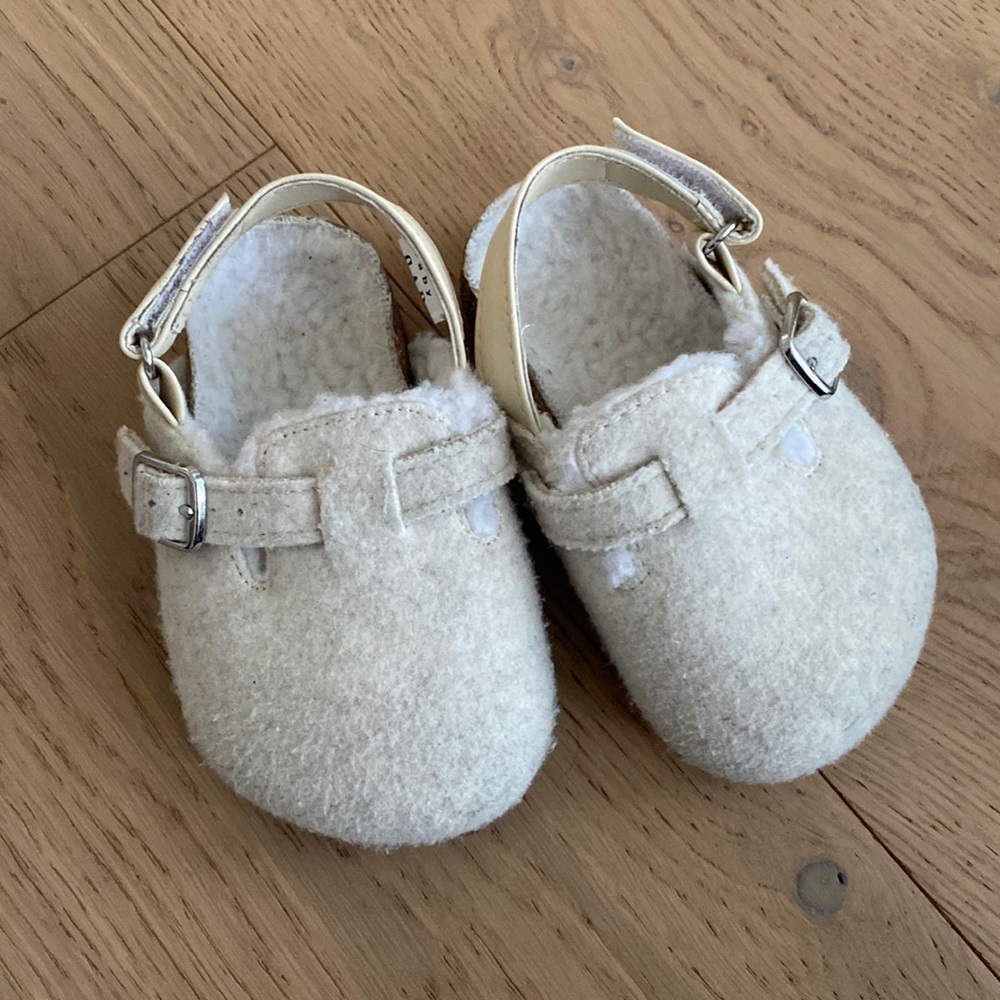 Shearling style baby gap birks - excellent condition